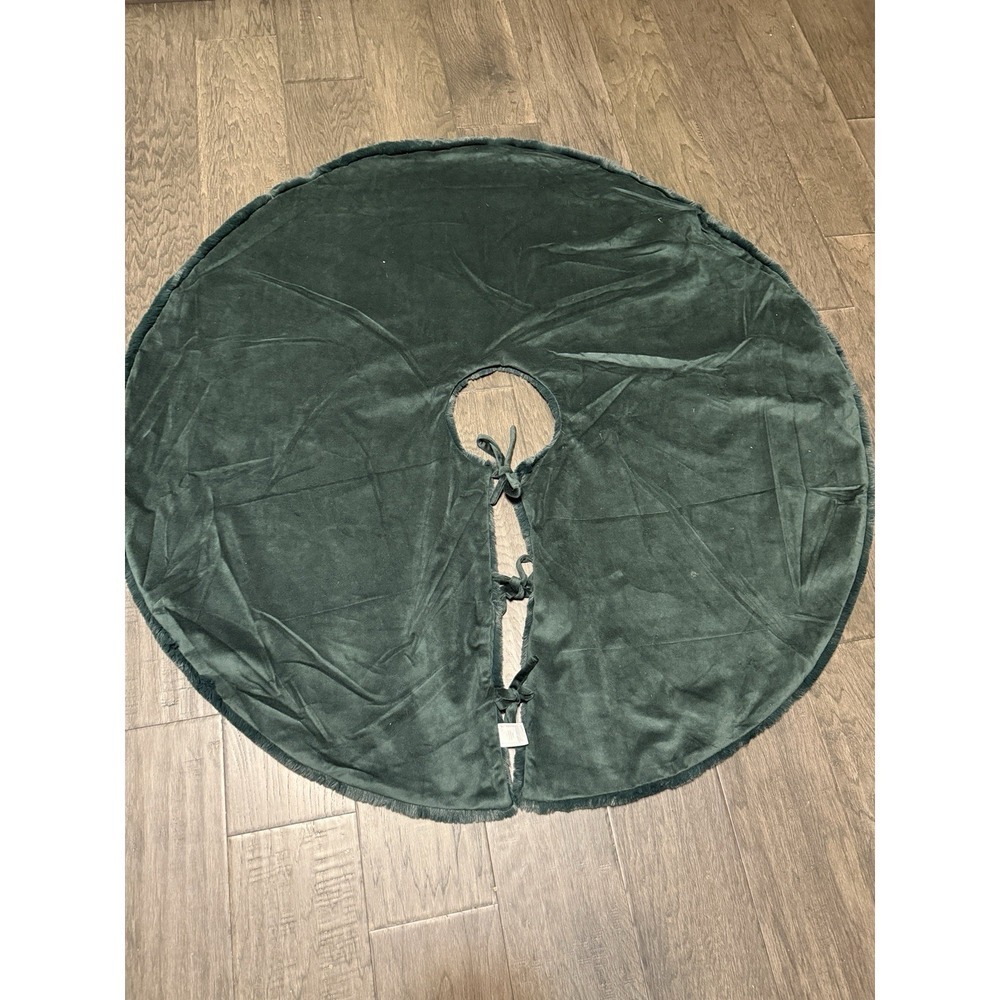 Nordstrom Faux Fur Tree Skirt Royal Evergreen Super Soft Tie Closure NWOT - Picture 4 of 5